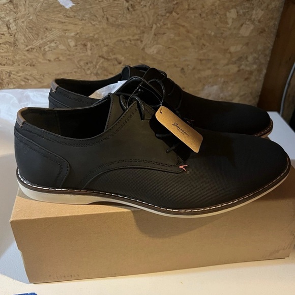 Black Men's Lace-Up Shoes New - Picture 1 of 6